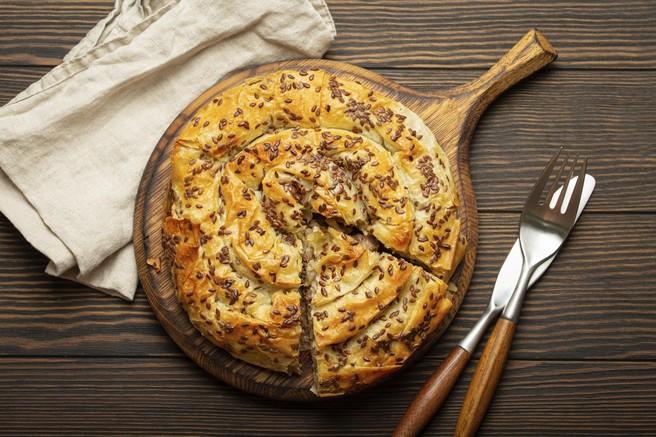 Tako pripravite najboljši mesni burek (boljši, kot iz pekarne)