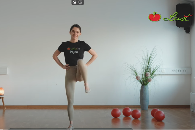 VIDEO VADNICA: Ne boste verjeli, za kako pozitivno razliko poskrbi raztezanje v službi (+ LUŠTen RECEPT za podporo vadbi)