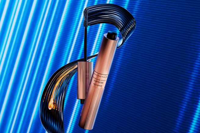 Tukaj je nova, revolucionarna maskara False Lash Effect Supreme Recharge