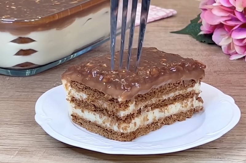 Najhitrejše pecivo na svetu, ki je obnorelo svet: pripravljeno je v 5 minutah, okus pa je naravnost božanski (foto: Youtube Lecker mit Sophie Mayer / Posnetek zaslona)