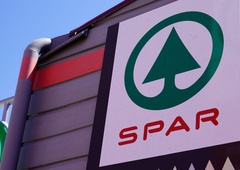 Spar prejel na prvi pogled povsem običajen paket: zaposlene so ga odprle in od šoka obnemele