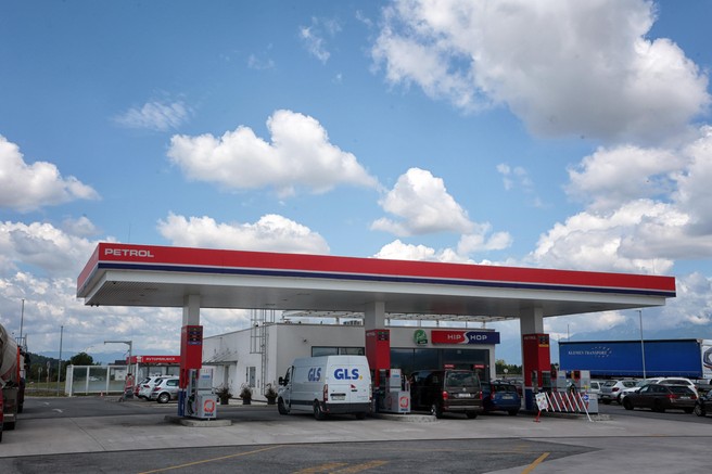 Petrol bencinska črpalka pumpa cene Slovenija