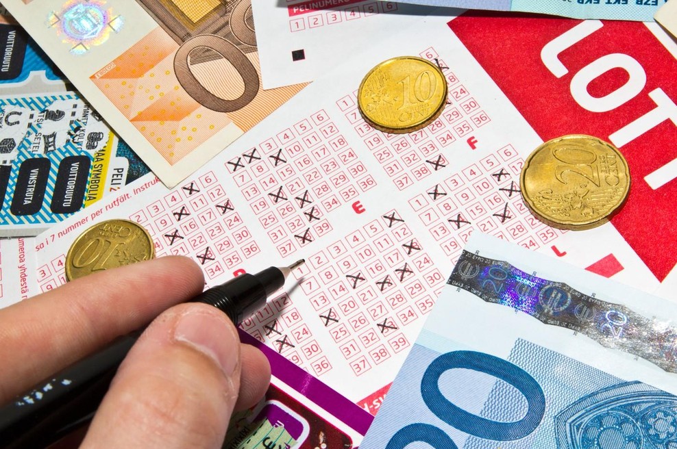 Na loteriji je zadel vrtoglavi znesek, s svojim dejanjem pa je presenetil čisto vse: tega ni nihče pričakoval (foto: Profimedia)