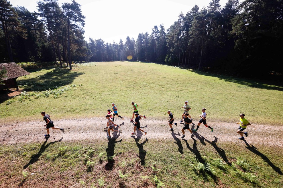 Dekleta so že začela s treningi za prihajajoči 10-kilometrski tekaški podvig (foto: Zavarovalnica Triglav)