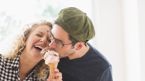 Psihologinja s Harvarda pravi: pari, ki so si resnično blizu, o partnerju uporabljajo teh 8 stavkov