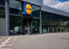 Ženska odšla v Lidl čez mejo in osupnila ob pogledu na priljubljena izdelka: "Nas imajo res za norce?!"