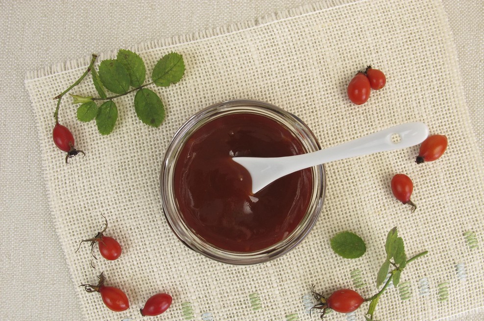 Kako pripraviti najboljšo šipkovo marmelado? Nutricionistka razkriva slasten recept brez sladkorja in konzervansov (foto: Profimedia)