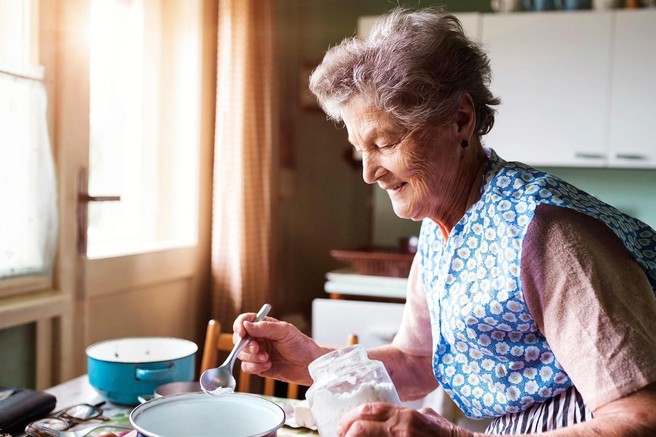 starejsa-zenska-juha,jpb