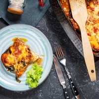 Mediteranska musaka z jajčevcem: lahek in okusen obrok iz 5 sestavin (RECEPT)