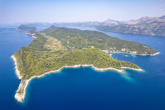 sipan hrvaska jadran morje jadransko morje neonacizem avstrija turizem