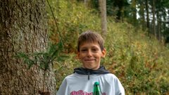 Radenska obnavlja gozdove – tudi s pomočjo osnovnošolcev in sodobne tehnologije