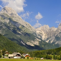 Slovenska dolina, o kateri se med tujimi popotniki vse glasneje govori — mir, kot ga ne boste našli drugje!