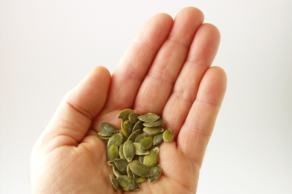 Zakaj so bučna semena prava superhrana? Krepijo srce, prostato in spanec, a niso brez tveganja (foto: Profimedia)