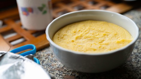 V polento dodajte to sestavino: postala bo popolno kremasta in neverjetno okusna, vas pa bodo vsi spraševali za recept