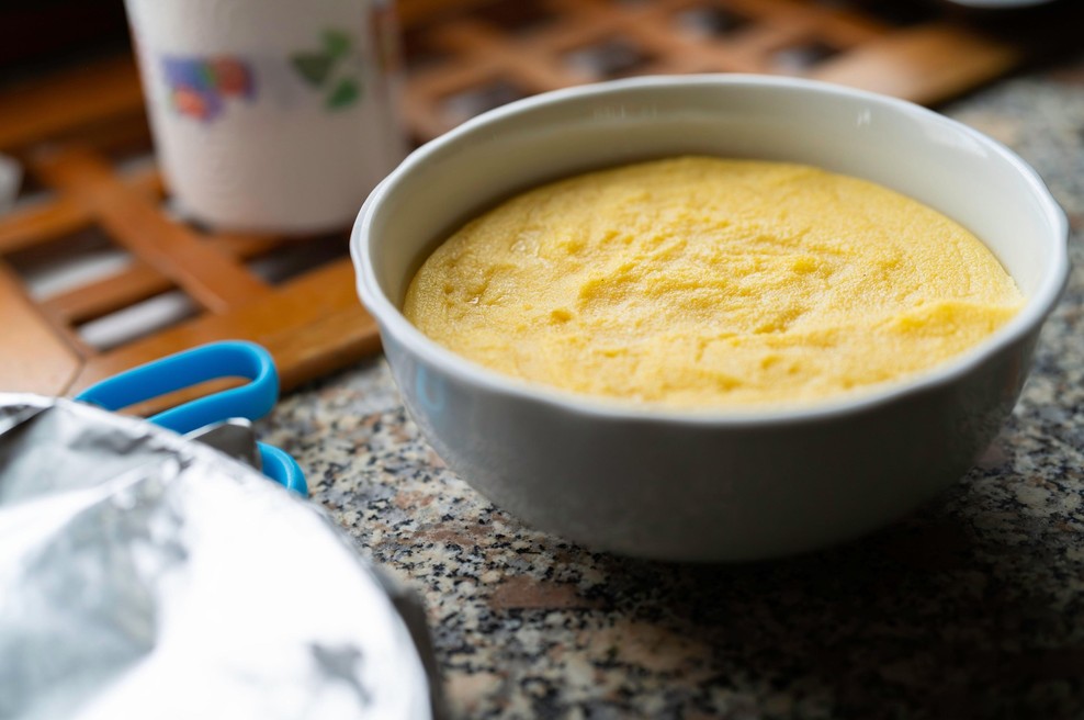 V polento dodajte to sestavino: postala bo popolno kremasta in neverjetno okusna, vas pa bodo vsi spraševali za recept (foto: Profimedia)