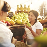 Pozimi kupujemo pomaranče in mandarine, pozabljamo pa na to močno sadje: pomaga pri hujšanju, holesterolu in pritisku