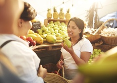 Pozimi kupujemo pomaranče in mandarine, pozabljamo pa na to močno sadje: pomaga pri hujšanju, holesterolu in pritisku