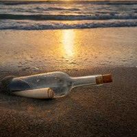 Na obali našli steklenico s sporočilom iz prve svetovne vojne: zapis je povsem osupnil