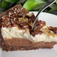 Ta torta je pripravljena v le nekaj minutah: brez peke, brez moke, a z neverjetnim okusom