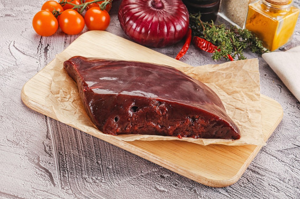 Preden spečete jetrca, jih posujte s to sestavino: meso bo mehkejše in brez grenkobe (foto: Profimedia)