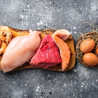 Kako pogosto uživati meso in ribe? Odgovor zdravnika vas bo morda presenetil