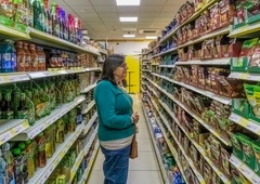 Številni trgovci se že pripravljajo na revolucijo na prodajnih policah: prihaja odmevna prepoved prodaje teh izdelkov
