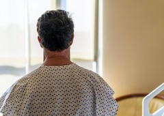 "Mama me je rodila pri 14. letih in izginila: ko sem izvedel, kdo je moj oče, sem razumel, zakaj me je sovražila"