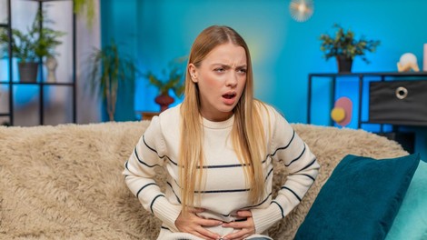 predelan sir zenska zdravje prebava crevesje tezave bolecine prehrana