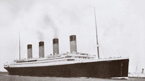 Predmet s s Titanika prodan za rekordnih 2 milijona evrov: nosi žalostno zgodbo para, ki se ni želel ločiti