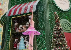 Največji božični sejem v Evropi je pravi hit na TikToku: kuhano vino stane dva evra, navdušile pa vas bodo tudi številne lokalne dobrote in praznične atrakcije