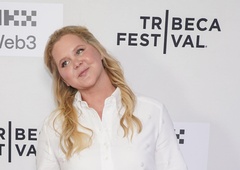 Amy Schumer je opazno shujšala, oboževalci pa so na novih fotografijah opazili tudi ta zaskrbljujoč detajl