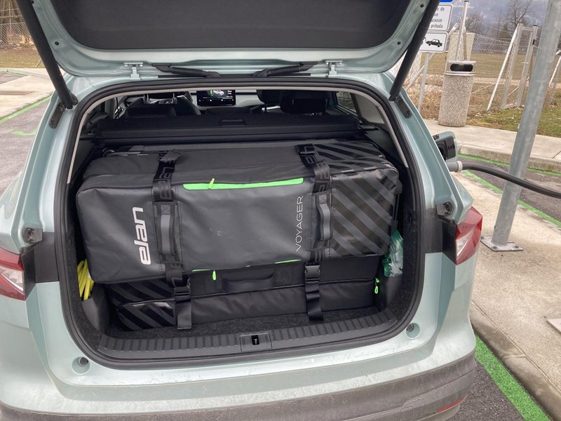 <p>BMW 1 Series - Accessories ski and snowboard bag Sport Line (09/2011)</p>