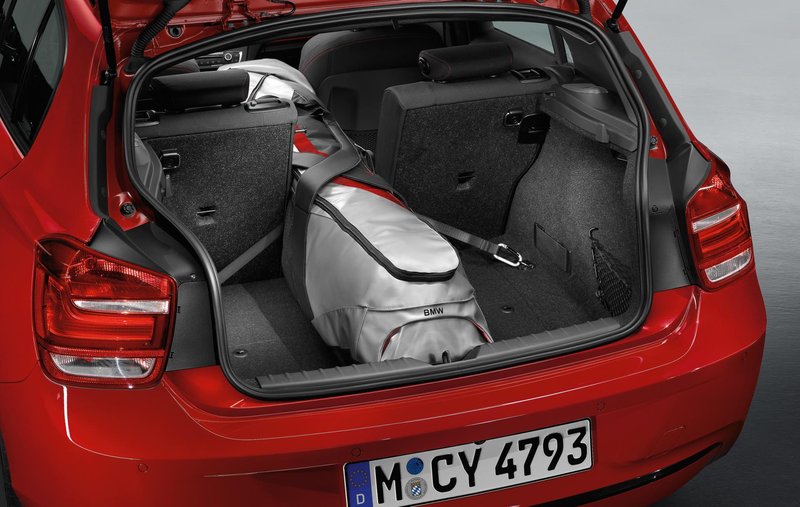 <p>BMW 1 Series - Accessories ski and snowboard bag Sport Line (09/2011)</p>