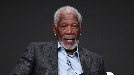 88-letni Morgan Freeman razkriva skrivnost dolgega in vitalnega življenja: "Vsako jutro naredite to"