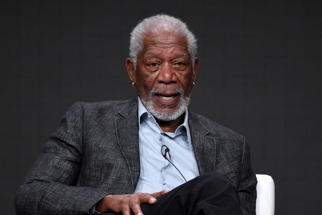 88-letni Morgan Freeman razkriva skrivnost dolgega in vitalnega življenja: "Vsako jutro naredite to"