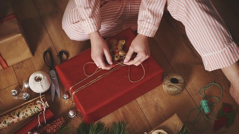Lahko prinašajo nesrečo: 7 stvari, ki se ne bi smela nikoli poklanjati kot praznična darila (še zlasti št. 2)