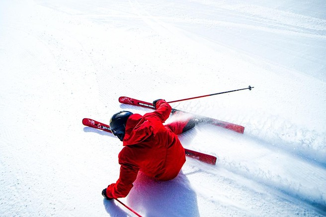 Pregled trga: Tekmovalne slalomske in veleslalomske smuči