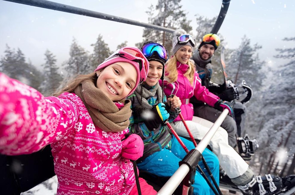 Brezskrbno na sneg: zakaj je zavarovanje ključni del vsake smučarske sezone (foto: Promocijsko gradivo)