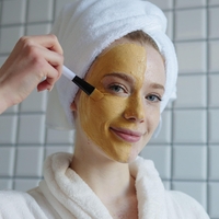 Kurkuma je rešitev za zimsko nego kože: zmešajte ščepec te začimbe s štirimi sestavinami in vaša koža bo zdravo zasijala