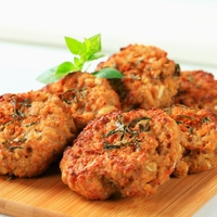 Sploh ne boste opazili, da so brez mesa: tako pripravite zelenjavne polpete, ki vas založijo z beljakovinami in vlakninami