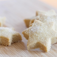 Iščete "last minute" idejo za božično sladico? Tako pripravite slastne piškote, ki so narejeni v 30 minutah