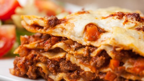 Kako pripraviti lazanjo kot italijanska babica? Chef iz Italije razkriva nekaj ključnih trikov