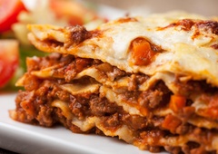 Kako pripraviti lazanjo kot italijanska babica? Chef iz Italije razkriva nekaj ključnih trikov