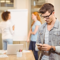 Psihologi so jasni: če vam moški pošlje teh 5 sporočil, je izgubil interes