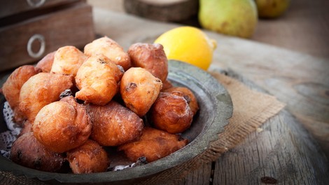 Tako ocvrete testo, da ne vpije niti kapljice odvečnega olja: preprost trik, ki so ga poznale že naše babice