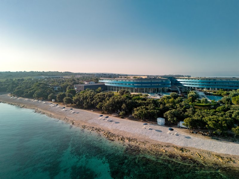 Ljubljeni osebi podarite posebno pozornost, ki vaju bo še bolj povezala (navdih za valentinovo, ki presega vsa druga darila)