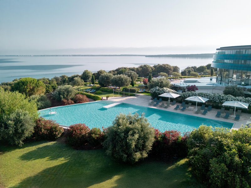 Ljubljeni osebi podarite posebno pozornost, ki vaju bo še bolj povezala (navdih za valentinovo, ki presega vsa druga darila)