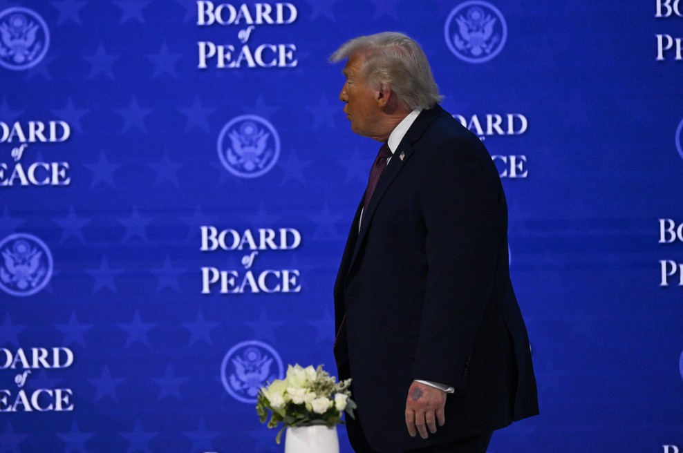 Trump presenetil z novo modrico na roki: »Želi, da bi bila njegova kri redkejša« (foto: Profimedia)