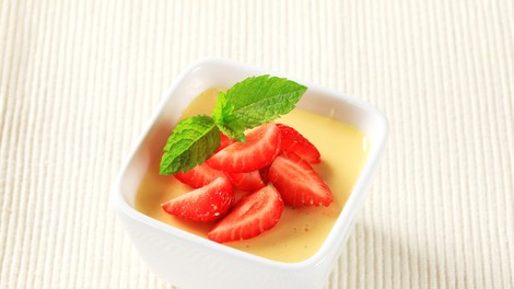 Božanska sladica v 5 minutah: potrebujete le 3 sestavine, okus pa je kot iz prestižne slaščičarne