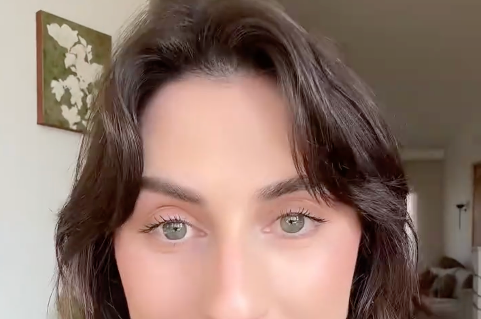 Razkrila je, kako bi se imenovala po poroki, če bi prevzela zaročenčev priimek: ljudje so se nasmejali do solz (foto: TikTok @haleyivers / Posnetek zaslona)